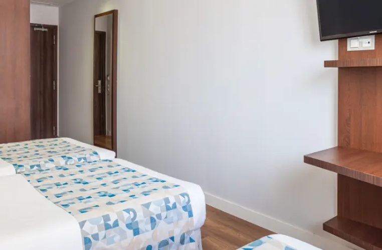 Triple room