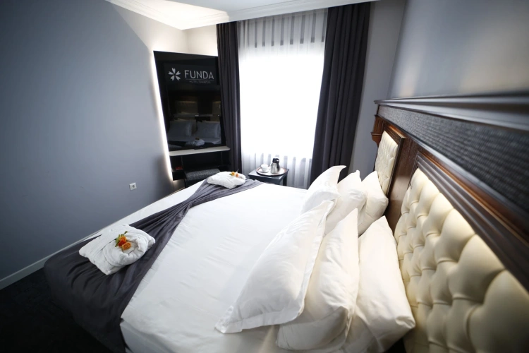 Standard Double room with city view