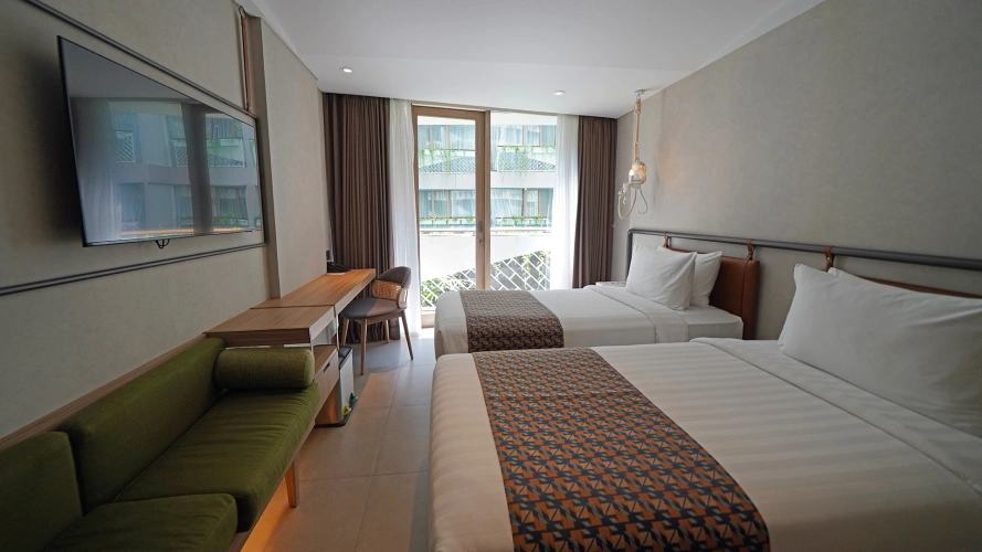 Executive Twin room with pool view