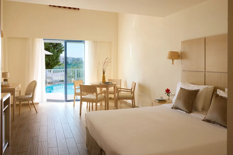 Sharing Pool Maisonette