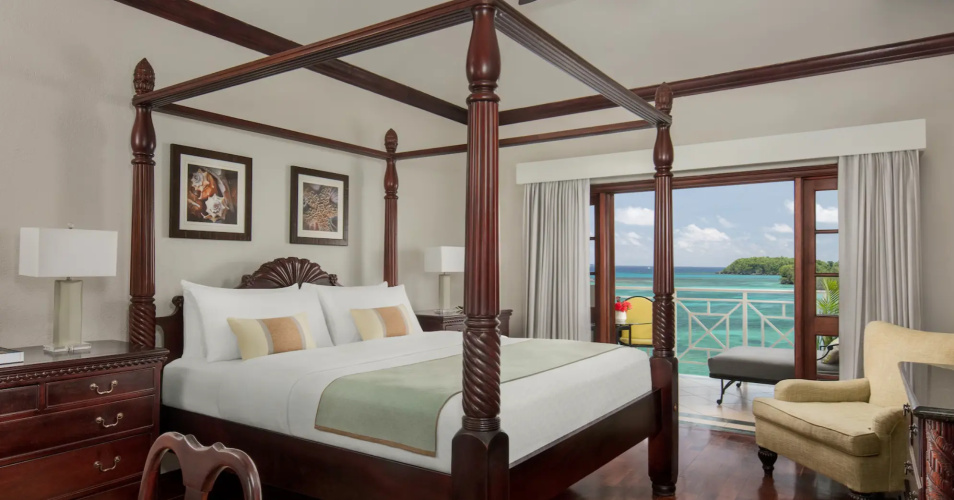 1 Bedroom Imperial Double Butler Suite oceanfront