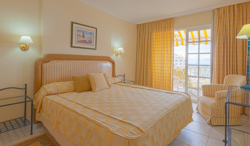 3 Bedrooms Large Terrace Apartment with sea view