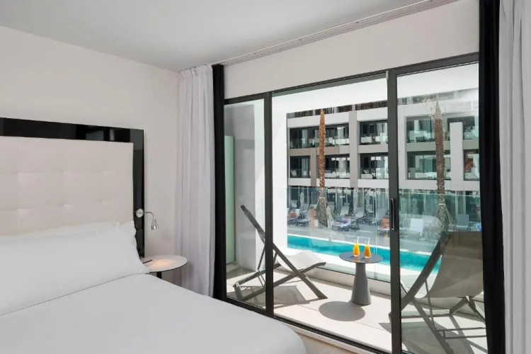 The INNSiDE Premium Twin room with balcony