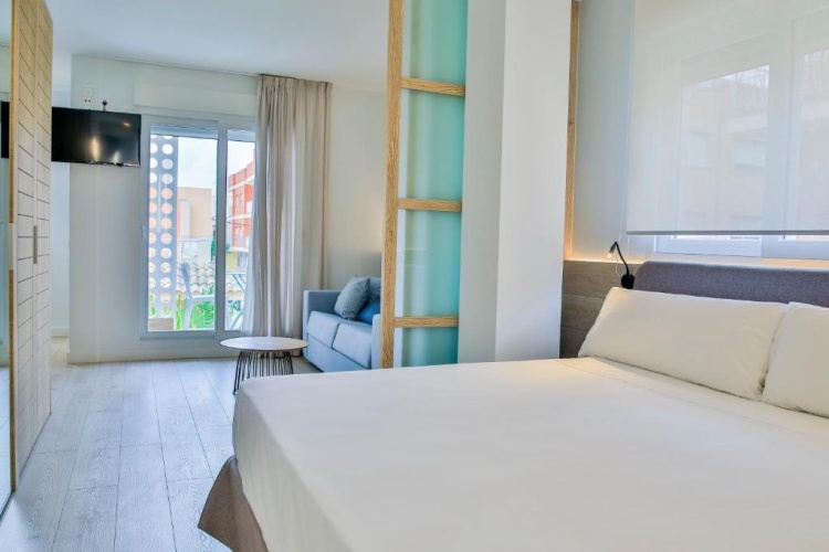 1 Bedroom Double Apartment with balcony and with city view