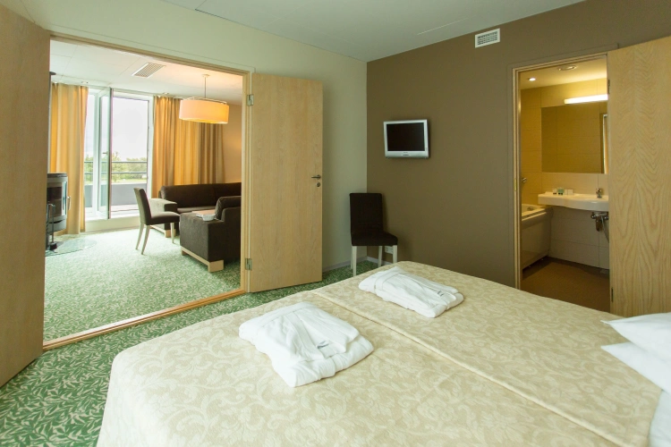 Commodore Double Suite