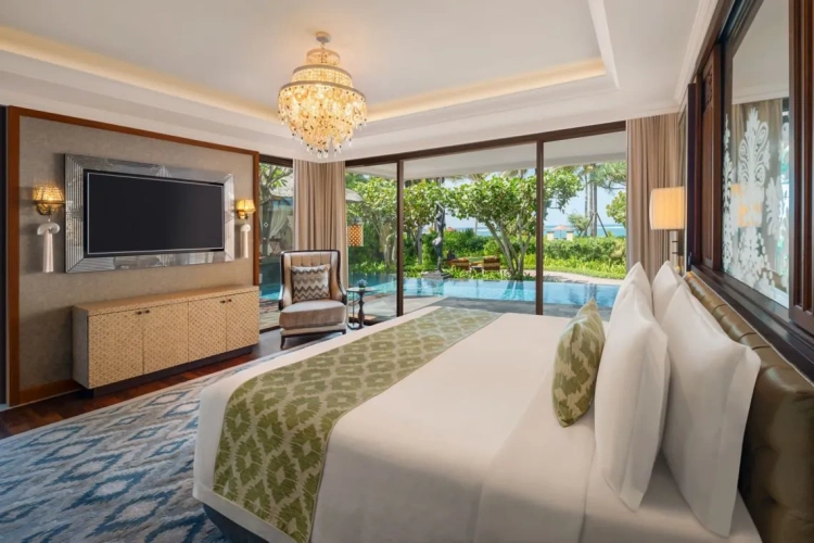 3 Bedrooms The Strand Residence Pool Villa