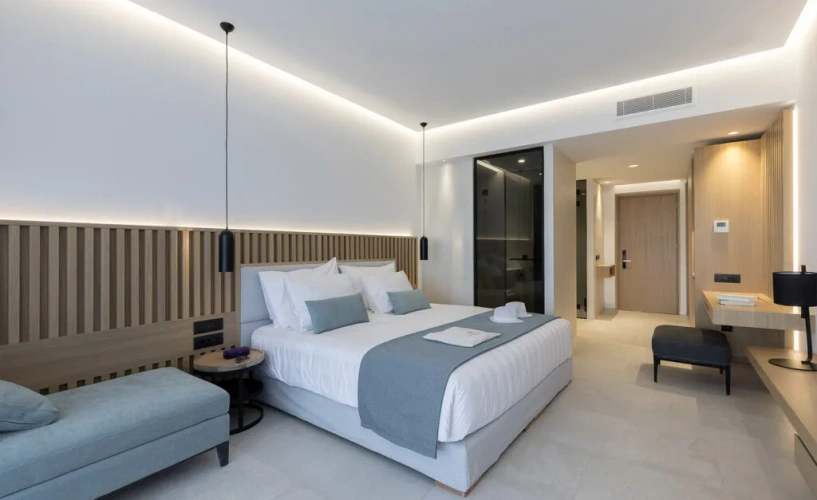 Deluxe Swim-Up Double Suite