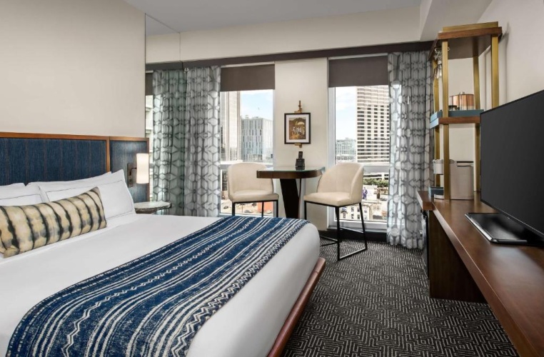 Double room with city view