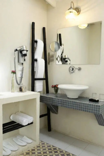Neve Tsedek Charm Hotel