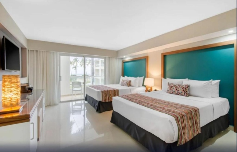 Swim-Out Twin room
