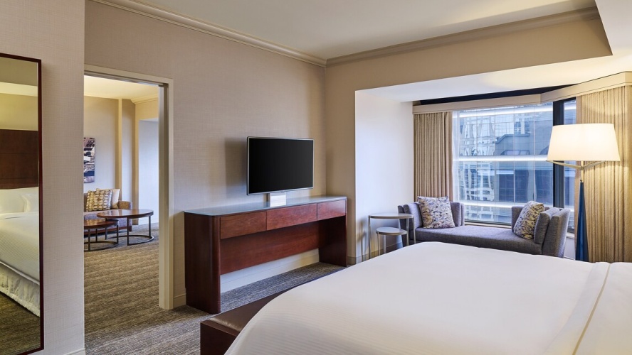 Deluxe Double Club Suite