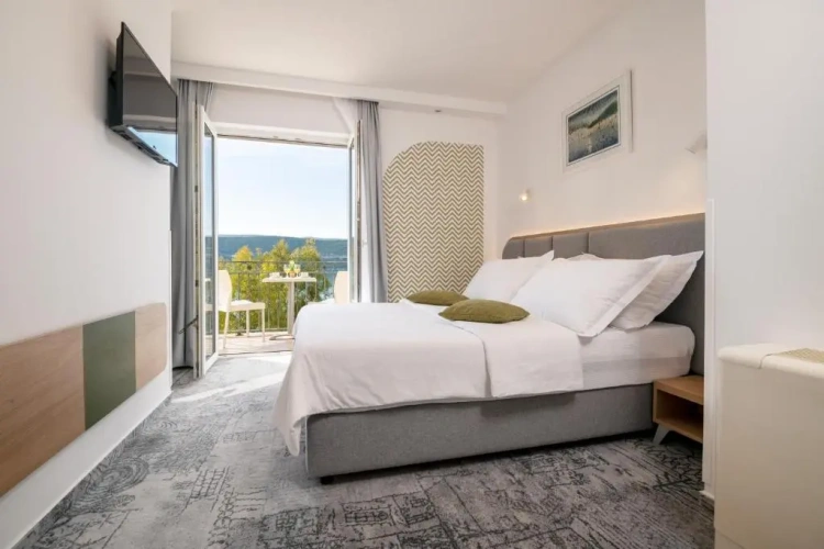 Double room with balcony and with sea view