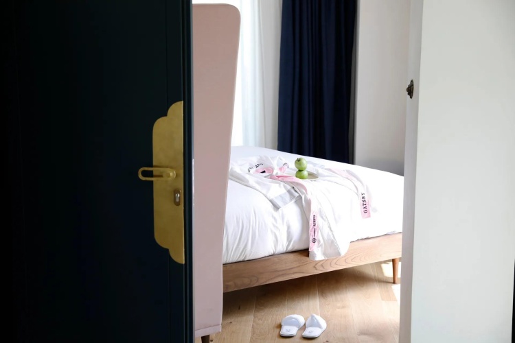 Bubbly Double Suite