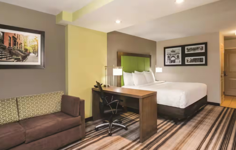 Deluxe Double Suite