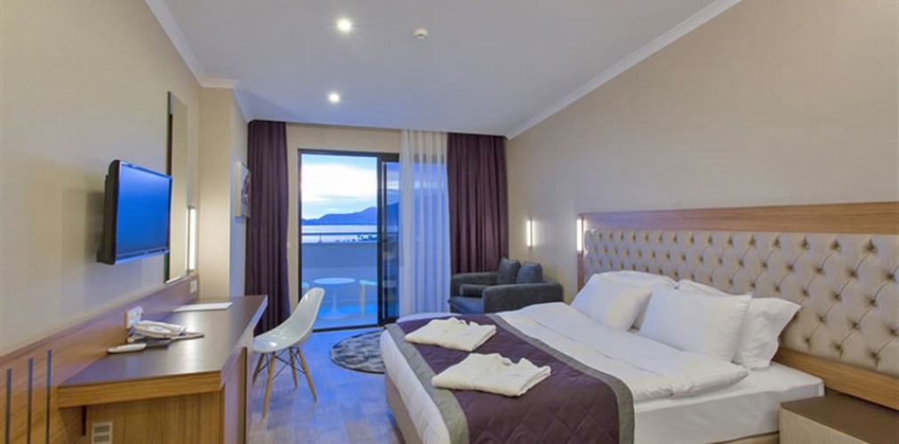 Standard Twin room with sea view