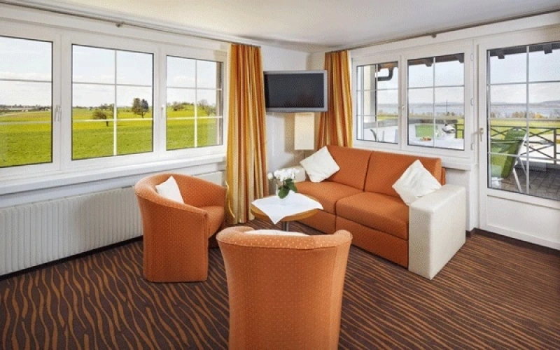 Deluxe Twin room with lake view