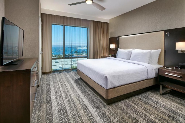 Double NONSMOKING Suite with harbour view