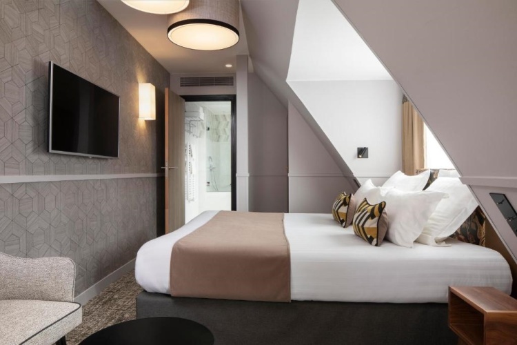 Deluxe Quadruple Suite