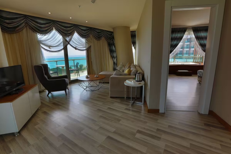 Deluxe Double Suite with sea view
