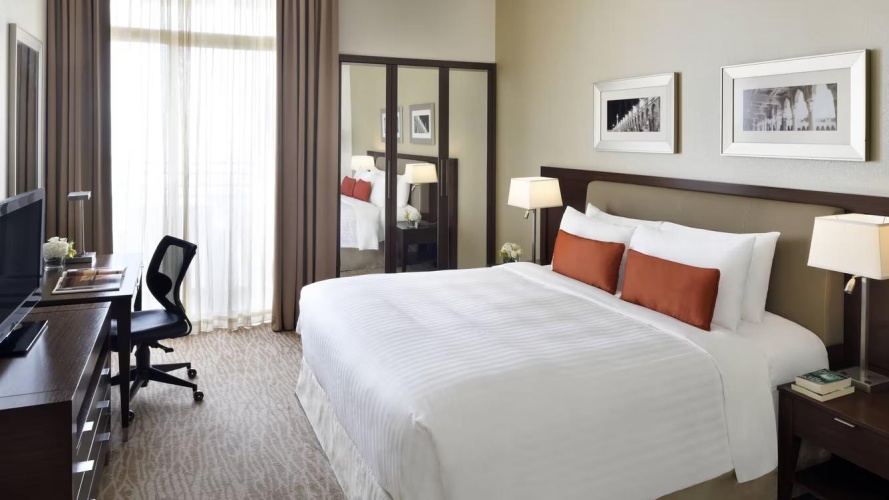 3 Bedrooms Apartment