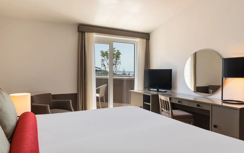 Honeymoon Suite with balcony and with sea view