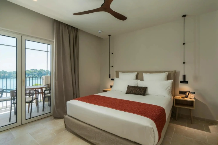Family Quadruple Suite with sea view