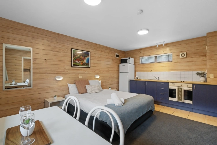 2 rooms Self Contained room