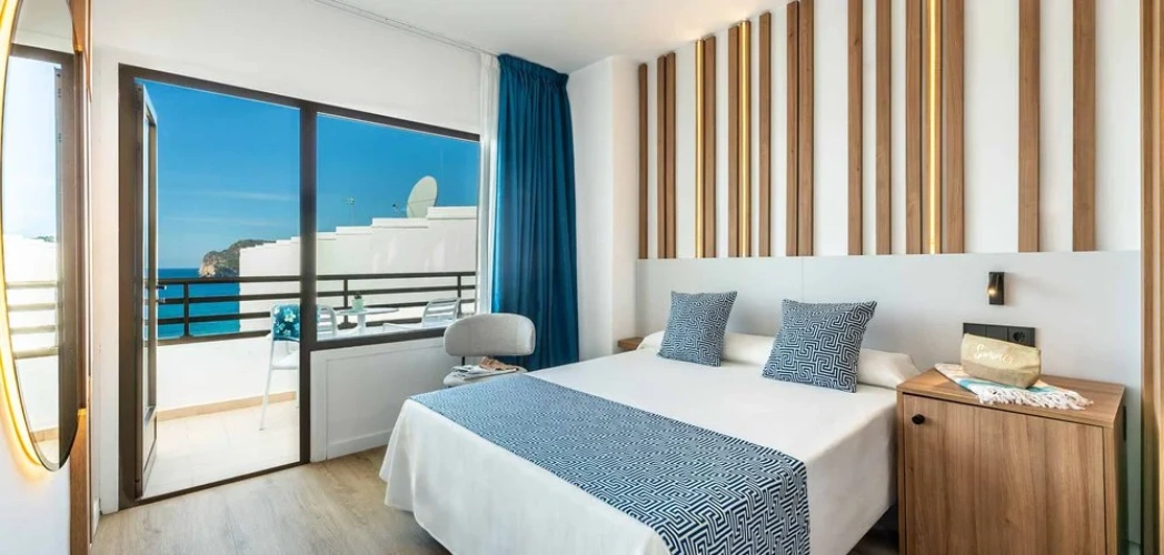 Single room with sea view