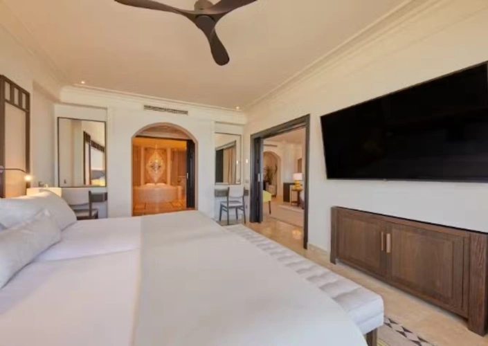 Presidential Preferred Club Suite oceanfront