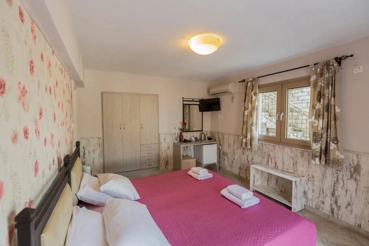 Patio Access Double room