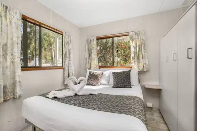 2 Bedrooms Budget Cabin
