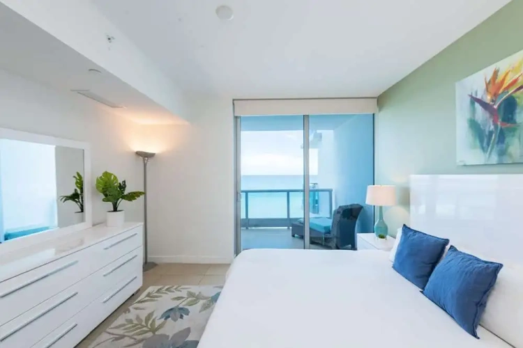 1 Bedroom Corner Double Suite oceanfront