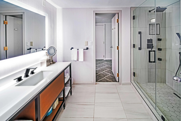 DoubleTree by Hilton Hotel Tulsa - Warren Place photo 34