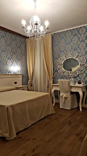 Deluxe Junior Suite with canal view