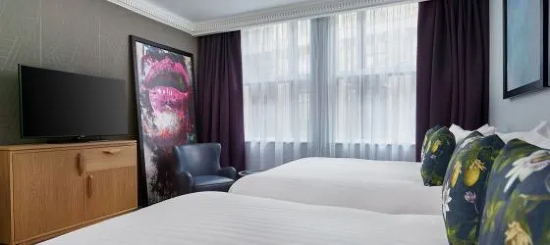 Deluxe Space Quadruple room