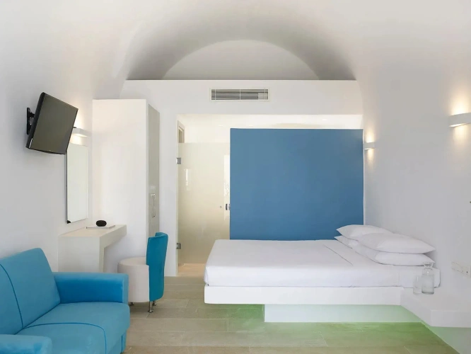 Executive Cave Double Suite with Open-air Jetted Tub