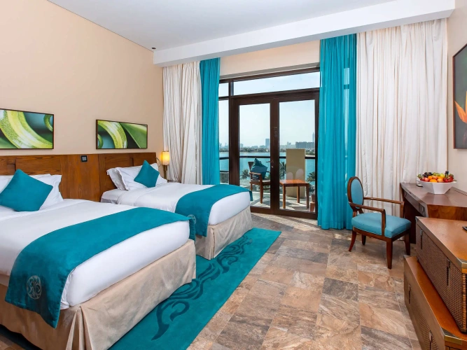 Luxury Twin room with balcony and with Palm view