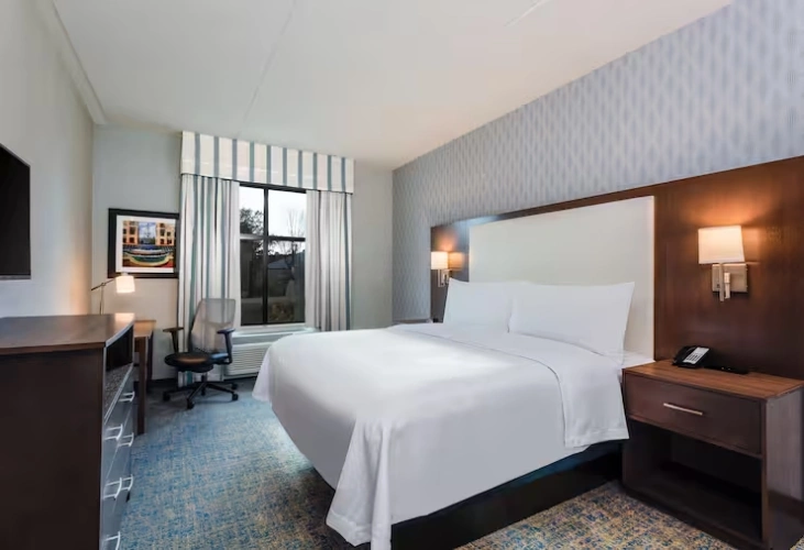 1 Bedroom Hearing Accessible Double Suite