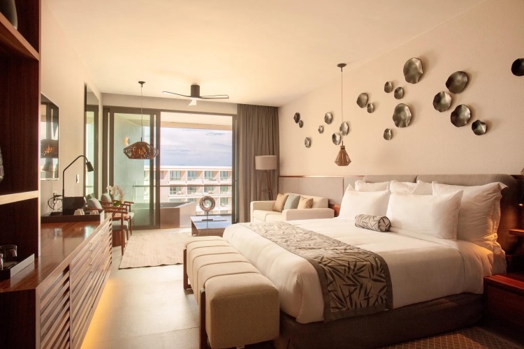 Preferred Club Double Junior Suite with panoramic view