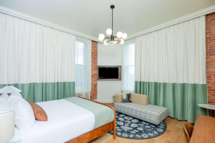 Superior Corner Double Suite