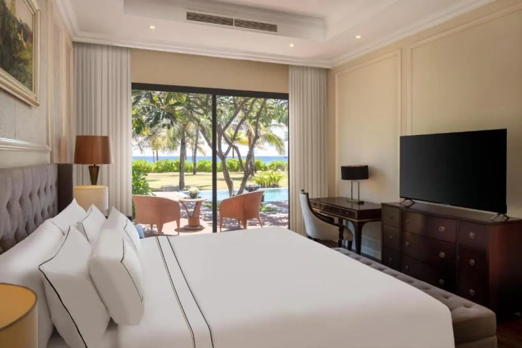 3 Bedrooms The Level Villa beachfront