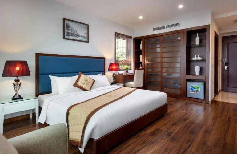Deluxe Double room with city view