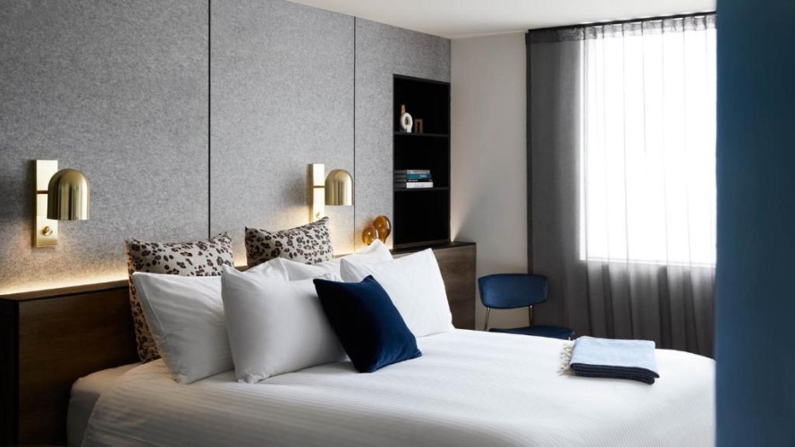 Neon Double Suite