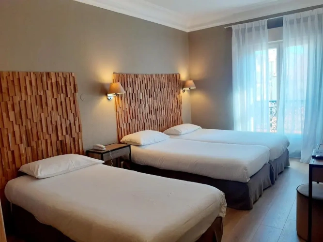 Standard Triple room