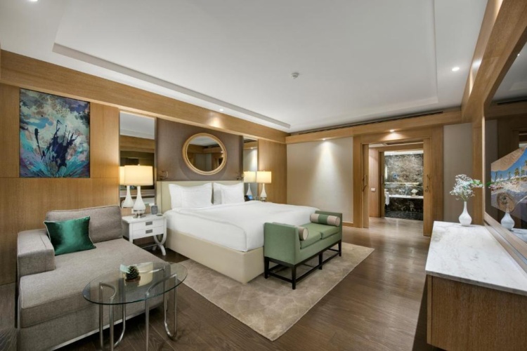Pearl Pool Double Suite