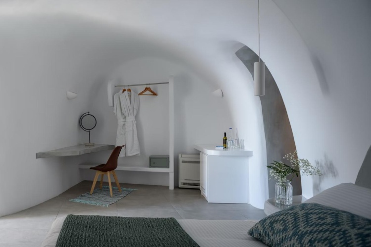 Panoramic Cave Double Suite
