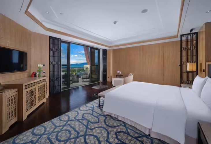 Premier Double Suite with lake view
