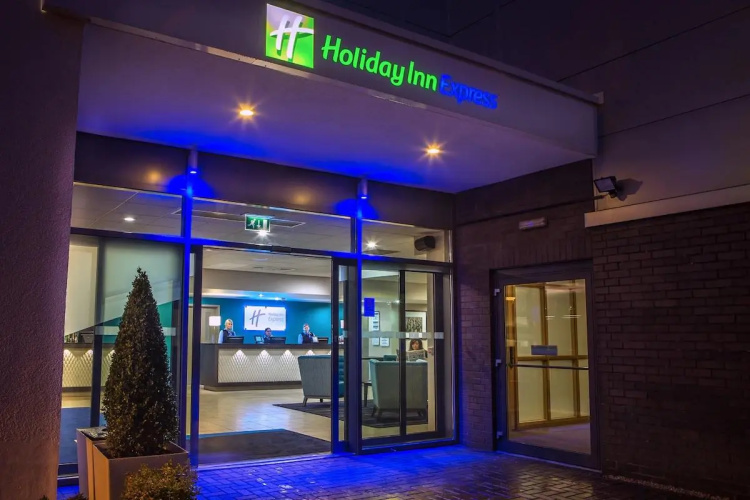 Holiday Inn Express Manchester Airport photo 24