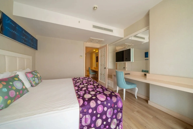 Family Quadruple room with land view