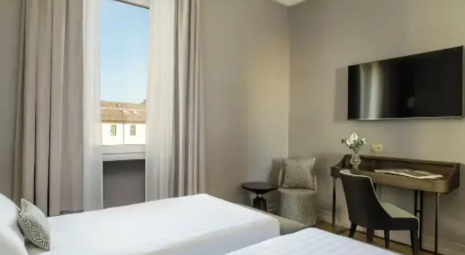 Omnia Deluxe Twin room